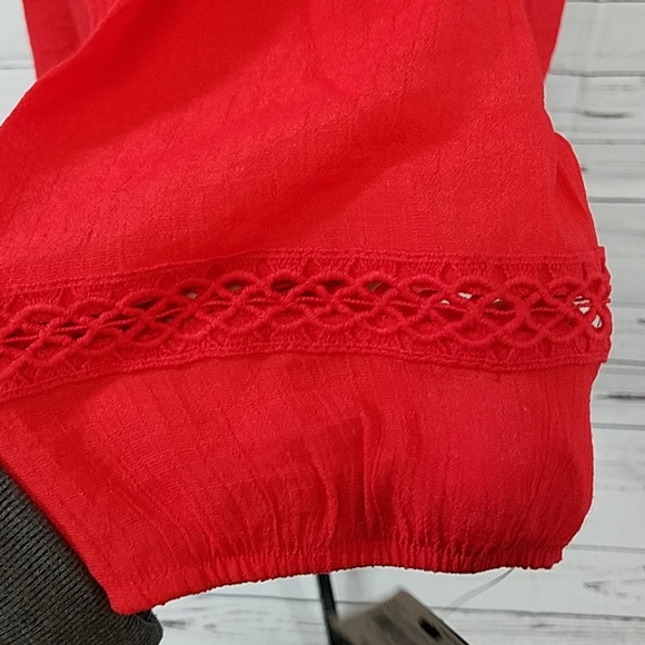 NWT Gorgeous Red Off Shoulder Blouse - Picture 4 of 5